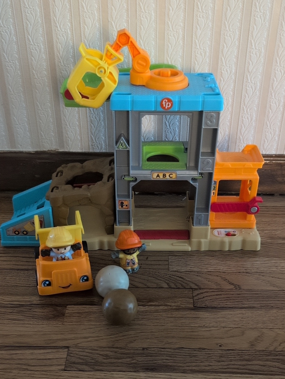 Fisher-Price LITTLE PEOPLE LOAD UP AND LEARN CONSTRUCTION PLAYSET